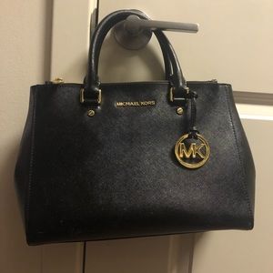 MICHAEL Michael Kors Satchel - Sutton Medium